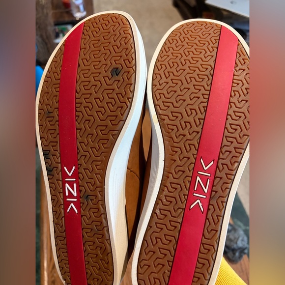 Kizik Men's Tan Leather Slip-On Sneakers - Picture 6 of 8